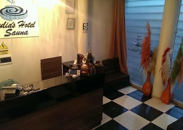 Julia's Hotel 2*