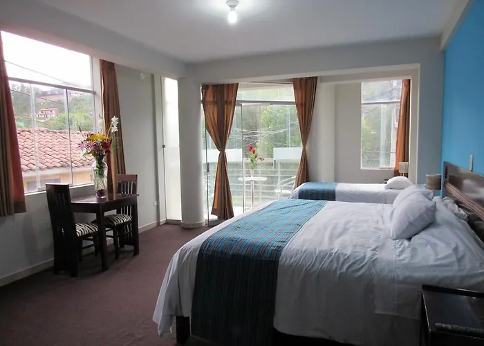 Julia's Hotel 2*
